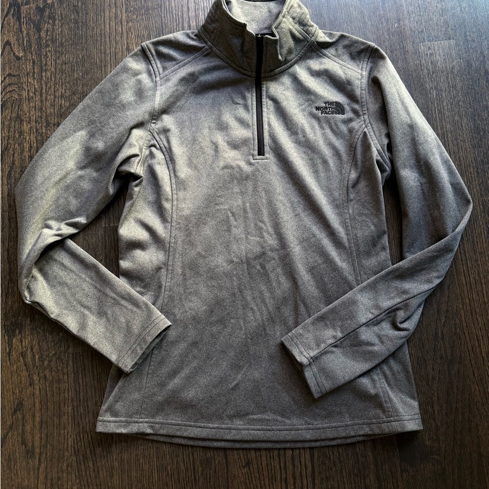 EUC The North Face ladies quarter zip, lined
